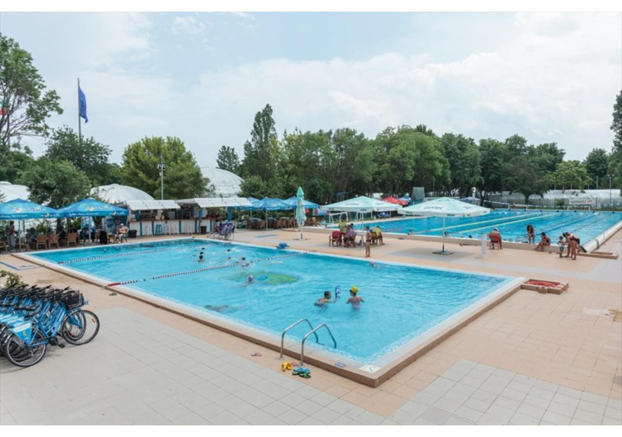 Luxury Apartment On The First Line To The Sea Burgas Zewnętrze zdjęcie
