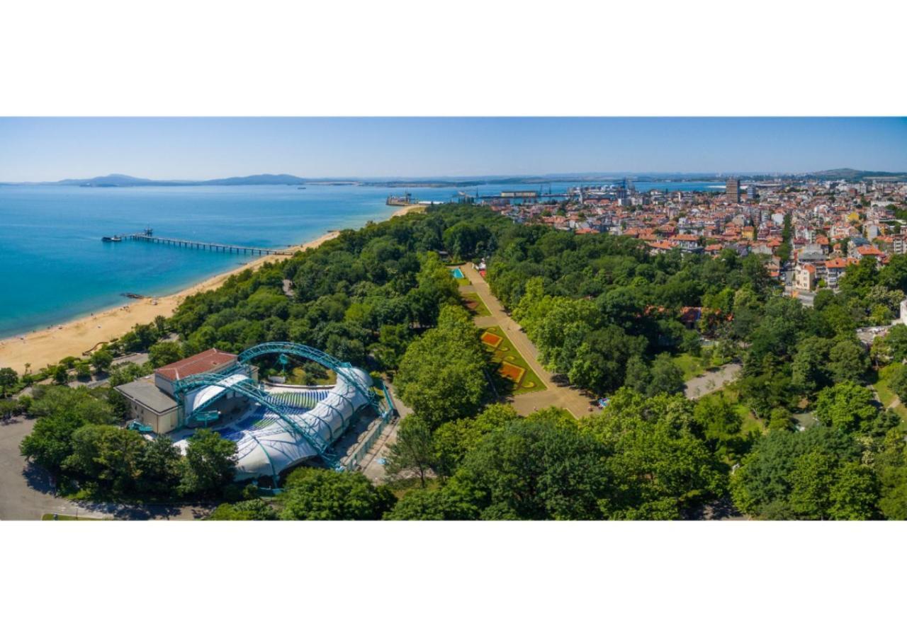 Luxury Apartment On The First Line To The Sea Burgas Zewnętrze zdjęcie